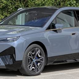 BMW iX